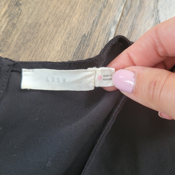 Black blouse - Picture 2 of 3